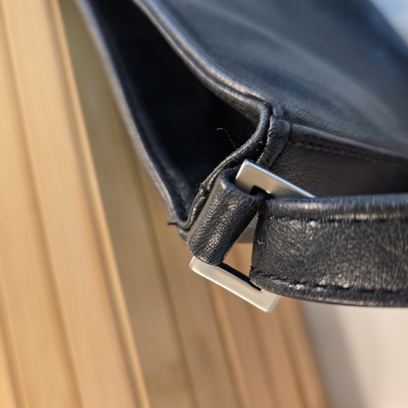 Kenneth Cole Black Leather Shoulder Bag - Picture 7 of 14